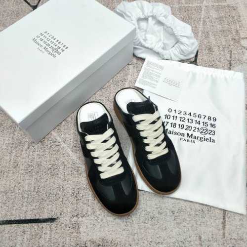 实价不让利 ！半拖─Maisonmargiela Mm6德训休闲鞋鬼才设计师品牌，一个轻奢品牌上脚很百搭哦，也很随脚舒适，这一款德国训练鞋延续了经典的t形真皮拼