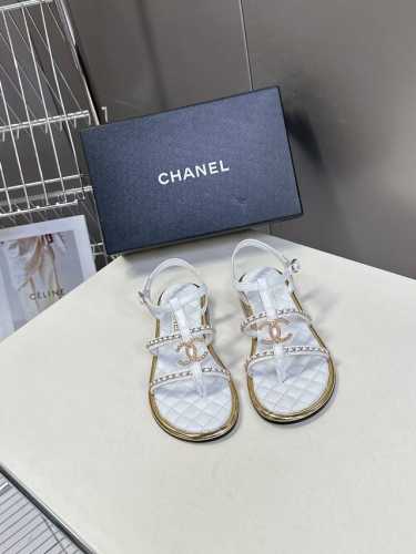 Chanel香奈儿春夏新款链条凉鞋 超多网红时尚博主种草 夏天必备 女神系列 拥有香家特色优雅名媛气质，超级耐看，让人无法抗拒，心动Ing 鞋面：进口混种羊皮链