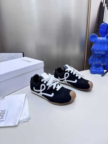 出厂： 铝合金鞋扣+10 Loewe罗意威二代Ballet Runner升级2.0给足界一些震撼，2025早春Ballet Runner 2.0芭蕾运动鞋阿甘鞋