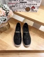 dolce&Gabbnna杜嘉.班纳D&G麻底渔夫鞋Dg的风格真是越来越时尚了，超美的镂空设计，让人一眼就爱上它清凉一夏感觉鞋面是进口纯羊皮，非常精美内里绵羊皮