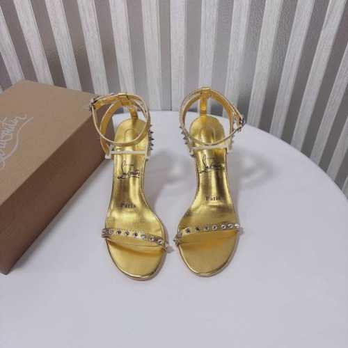 橙子出厂价p christianlouboutin 春夏新款 Cl红底鞋 铆钉一字带高跟凉鞋 铆钉加持 释放你的不羁灵魂 朋克风铆钉 彰显个性酷感十足的铆钉元素