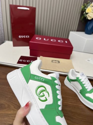 gucci休闲运动鞋，顶级版本！油边工艺一比一复刻。早春新款，打造属于完美的风格炸街款又酷又飒 C位时髦穿搭 带复古加未来感经典鞋型，呈现出精致质感！开模定制高