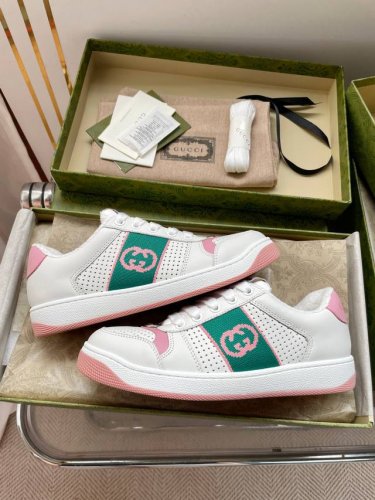 橙子出厂价 Gucci 古驰经典款小脏鞋 运动鞋 休闲鞋板鞋 情侣款 原版开发代购级别版本，金属双G水晶圆柱形标，Gucci原版纹织带。专属擦色牛皮面料，原版毛