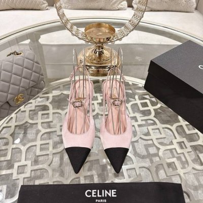 chanel 小香 25Ss早春新品 真丝缎面凉鞋系列 法式风情 真是美到心尖尖上啦 优雅又浪漫的仙女应该就是这样吧 极简的配色加上绸缎深入人心 无论搭配裙装还