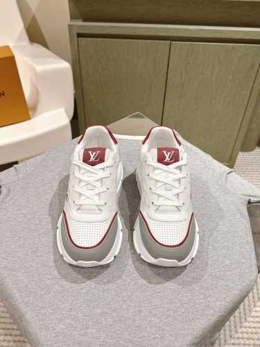 情侣款 男+10 225 Lv代购级板鞋新色现货供应！经典驴家全系列！Lvtrainer pvc 运动鞋, 每个款式配色都很赞！Trainer的脚感真的非常不错