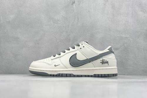 400 現貨 终端放店 Xc版 Nk Sb Dunk Low 斯图西联名-米白深灰勾 周年高端定制 低帮休闲板鞋 #定制鞋盒 大厂纯原品质出货 超高清洁度 皮料