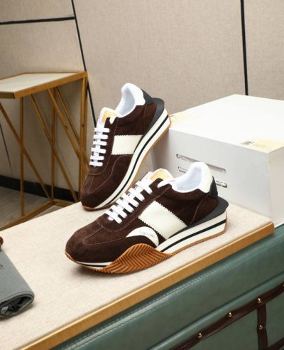 出厂价p 汤姆2025新款 Tom Ford 美国复古轻奢 情侣款Size 35-44 Tom Ford设计师曾经是古888驰的设计师 来自美国品牌 贸易单 国