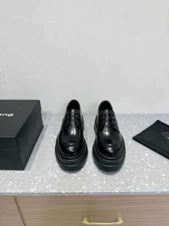 Alexander Wang 亚历山大王 24秋冬最新款 Carter 厚底乐福鞋 厚底靴 辣妺标配海莉同款亚历山大王厚底鞋绝对是腿精必备神器，低调百搭的黑色 - 点击图像关闭