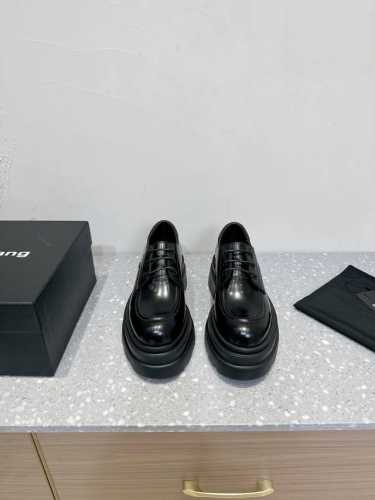 Alexander Wang 亚历山大王 24秋冬最新款 Carter 厚底乐福鞋 厚底靴 辣妺标配海莉同款亚历山大王厚底鞋绝对是腿精必备神器，低调百搭的黑色