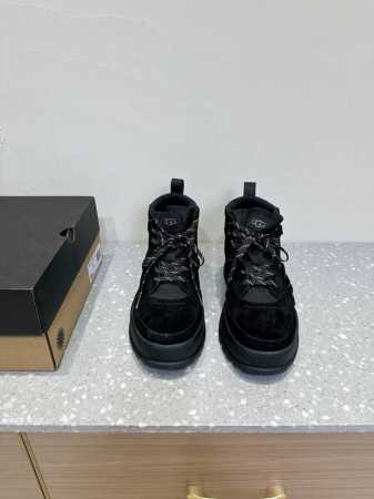 限男款 UGG 系带 厚底 轮胎 休闲靴 户外 工装风 短靴 马丁靴 原版购入开发 做货 UGG轮胎休闲靴 这款靴子比一般马丁靴轻很多 并旦鞋面采用防泼水科技去 - 点击图像关闭