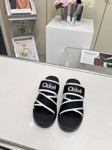 冲量价: Chloe 蔻依 最新的交叉编织带罗马拖鞋 进口定做的高密度多物料组合织带 并不是一般的帆布 logo字样 原版私模高密度橡胶发泡鞋底 人工固特异手法