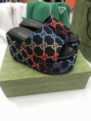 橙子出厂价 GUCCI 古驰 夏季新款 防水台坡跟厚底拖鞋 刺绣款# 底厚：前掌7cm、后跟12cm 码数：35-42