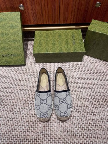 Gucci 2025Ss新款 女士新款渔夫鞋 这款鞋采用米色和深棕色Gg帆布制 成整双鞋子采购Zp开发打造 全部定制材料 独家开模大底 细节全部对版出货 连包装