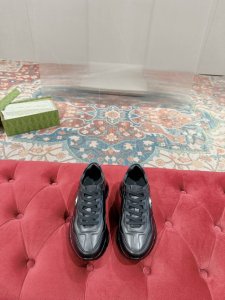 男10 意大利古驰Gucci老爹鞋 代购级 原版复刻 太古汇购入原版经过不断的改进细节，升级，从鞋子的包装-防伪标识-鞋盒配件-面料优化-大底工艺-车线走线-油