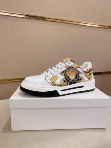 工厂p价 新款Versace 范思哲 鞋面进口牛皮内里进口羊皮内里 原版大底开模 每一位男士的身份衬托 上脚大气稳重高端定制专柜原版复刻不管风吹雨打鞋楦不变 经