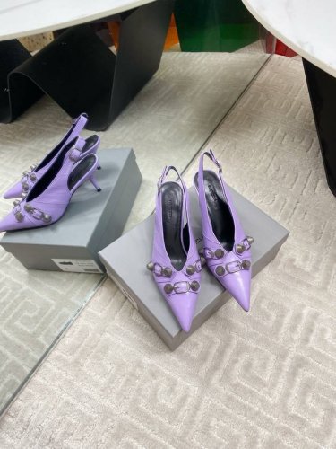 出厂 Balenciaga* 2025春夏新款朋克风高跟凉鞋 尖头小高跟 时髦有型，十足的潮流范儿 对版高订牛皮面料，羊皮内里 意大利进口真皮大底 跟高：8.5