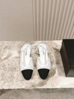 小香早春新款 专柜同步仙女网面镂空小跟凉鞋 上脚依然让我心甘情愿剁手入 购入手才会知道它的时髦 人气爆款必须得有它排名 各种博主 网红范搭配尽显眼前 超级推荐款