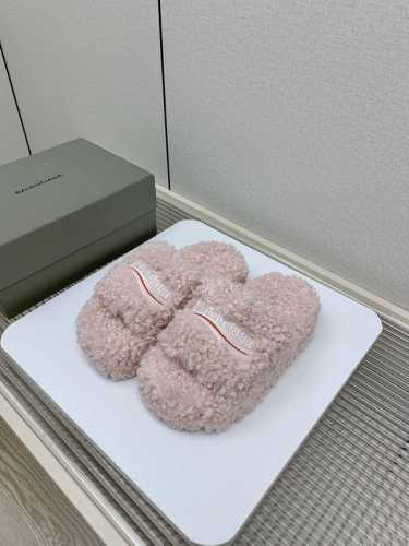 出厂 高版本 Balenciaga巴黎世家23Vs秋冬最新爆款情侣毛拖系列 原版购入开发，一比一做货balenciaga 整体鞋型汲取了balenciaga T