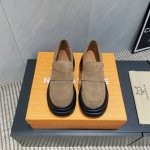 出厂: 独家顶级版本 nakedwolf*25Vs夏季最新休闲鞋系列 松糕厚底乐福鞋 nakedwolf*E 耐德 沃夫是一家伦敦时装设计师品牌 狼头的知名标识