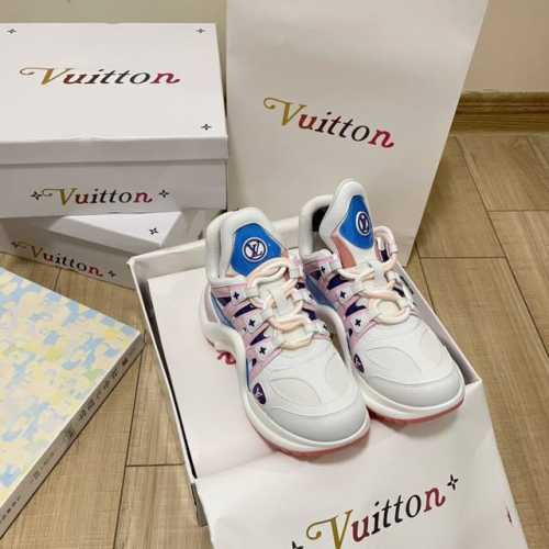 出厂 Louis Vuitton 路易威登 官网首发 三个新配色 Lv顶级休闲运动老爹鞋 大胆的前卫设计上富有个性的波浪形大底，风骚整个时尚圈，超符合新潮流新趋