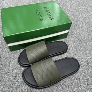 bottega Veneta 宝缇嘉Bv拖鞋 男款 意大利小牛皮革穿条匠制 新款官方同步 一定要看细节，看味道，看油边，私模5个段位，不共用，从小牛皮到高弹泡棉