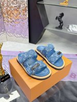 工厂p价p lv爆款男女同款码数35-44 情侣码 路易威登面包拖 又一爆款 lv一出即巅峰的超爆款的老花拖鞋面包的脚感 软绵绵的超舒服 Lv拖鞋系列 火爆小红