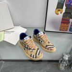 新品上架情侣款 巴宝利Burberry 爆款出炉 全新格纹 Terrace 情侣款休闲运动鞋 历经三年经典格子回归，百搭，装饰精纺 Burberry 格纹图案。