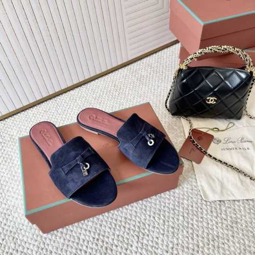 平底 粗跟 代购级 Loro piana Summer Charms Ser LP女士凉鞋拖鞋这款绒面羊皮革凉鞋搭配饰有Loro Piana My Charms