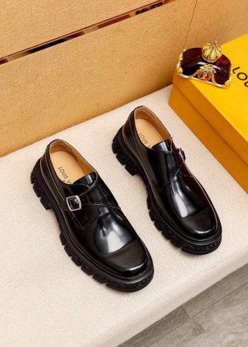 Louis Vuitton 牛皮内里 路易威登 新款男士休闲商务皮鞋官网原版复制 鞋面采用进口官网1:1材料制作意大利开边珠牛皮鞋面 水染牛皮内里绝非一般的工艺