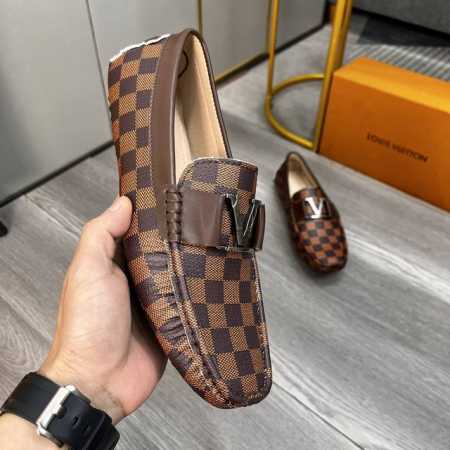 出厂价 Lv新款男鞋原版复刻高端男士休闲豆豆鞋 驾车鞋！鞋面进口原版材料，羊皮内里，一脚蹬设计， 轻便灵巧合适各种出行，两色可选，码38-44， 45可定做 - 点击图像关闭