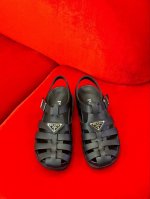 Prad A Ss24 New Arrival～ P家2024春夏罗马凉鞋新品 三角标点缀；复古时髦；搭配个袜子简直不要太好看 Size 35-41
