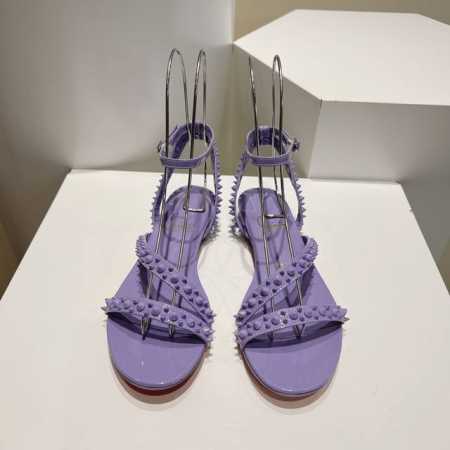 顶级版 Christianlouboutin路铂廷 Cl斜带铆钉平底凉鞋 全原版一比一开模定制，铆钉面里都是同色，非凡订制，绝非凡品！ 面料：原版同色柳钉，原版 - 点击图像关闭