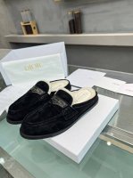 高版本出厂 Dior*迪奥D家2024ss秋冬新品毛拖 采用柔软的牛皮 羊京制作，打造休闲又不失优雅的风格。 采用顶级进口小牛皮 羊京 内里全羊毛 原版开模大底
