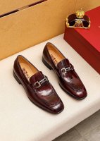 商品商标：Ferragamo 菲拉格慕 休闲皮鞋 正码码数: 38-44 45订制 商品材料：精选 进口头层开边珠牛皮鞋面+奢华五金扣，进口水染牛皮内里。强烈立