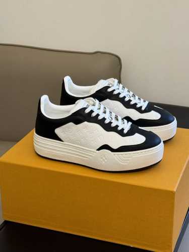 L v ss24 new arrival～ L 家 2024春夏Groovy 运动鞋 ：正品13930rmb 独家购入，附带正品购买图片，视频 厚底版型，增高绝