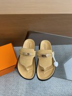 男10 ΗERMES 爱马仕春夏经典情侣款 Chypre 二舅拖鞋 上脚简直不要太舒服 为夏天做准备的一双拖鞋高端品质 对准专柜品质 原版水台原版开模TPU、防