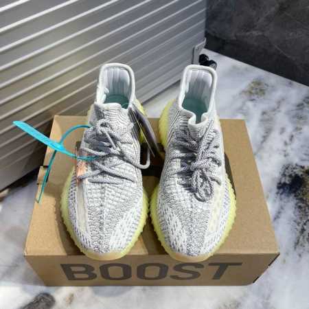 出厂340灰满天星 款号：4349原厂级 Adidas Yeezy 350 官网同步 德国“Basf”巴斯夫原料，阿迪达斯指定“宜丰”发泡厂原底；2、阿迪达斯指 - 点击图像关闭