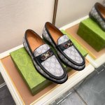 工厂p价 Gucci 古奇 里 爆款豆豆鞋顶端品牌奢侈 顶级 质量 最新時尚豆豆鞋 ..鞋面選用原版头层牛皮制造. 全头层水染皮内里 原版个性时尚柔软橡膠耐磨防