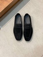 Berluti布鲁提 Venezia小牛皮乐福鞋 本款鞋面采用Venezia小牛皮制作 不对称Venezia Scritto图纹装饰 小牛皮鞋垫与衬里 橡胶外底