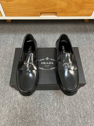普拉～Prad* 新款专柜同步发售男士精品皮鞋，鞋面进开边珠 牛皮，本染牛皮内里，真皮大底，顶级品质！码数39-44 38.45.46定做不退不换 批