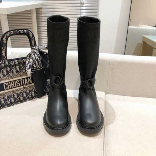 Dior 迪奥 20ss秋冬最新海报款电绣拼色字母logo圆头中筒女靴 那尔那茜同款低跟一脚蹬骑士军靴 原版开发顶级高端版本 材质：鞋面进口小牛皮拼接最新进口