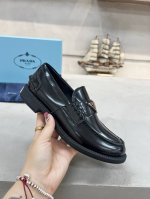 出厂价Pp： 普家专柜新款， 面皮:牛漆皮 牛开边珠皮， 内里:羊皮里， 原版1:1复制橡胶大底， 码数：35-40