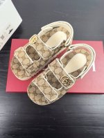 古驰新品魔术贴沙滩拖鞋 钻G扣皮面拖鞋 百搭M多裙子 裤子 网红搭配不同颜色袜子穿也超级洋气 size 35 39 40定做不退换