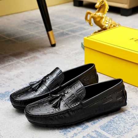 工厂价 Fendi-芬迪 经典新款男士休闲套脚鞋专柜品质，原版1:1优质做工鞋面采用进口头层牛皮，皮内里，时尚懒人豆豆设计休闲乐福款，配原版生胶耐磨大底绝对高档 - 点击图像关闭