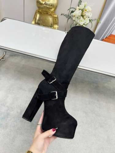 YSL 圣罗兰 2024 专柜同步 粗跟 内水台增高长靴 小个子女神福音 此款采用优质头层牛皮，羊皮里，专柜同渠道真皮大底， 跟高：14.5cm， 水台：4.5