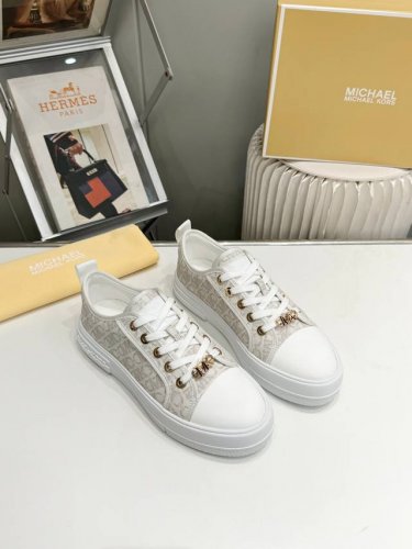 MICHAEL KORS 2024秋冬单鞋 新款大底这六色工厂价 、