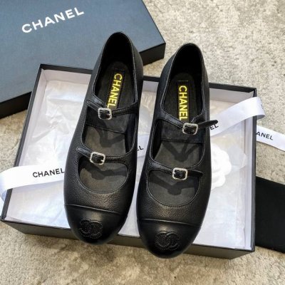 Chanel 小香 23p 最新的双扣玛丽珍娃娃鞋 最最期待的金色限定版来了！这个金，你真的要试一下！而且真的是原渠道材料定制，买到就是赚到！Zp大9K！我们的