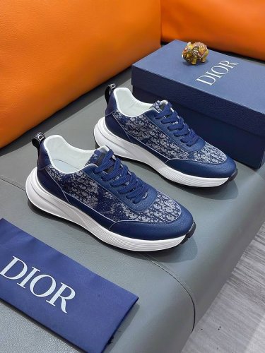 商品名称：Dior 迪奥 实价： 正规码数: 38-44 休闲鞋 商品材料：精选 牛皮鞋面，柔软羊皮内里；原厂大底。