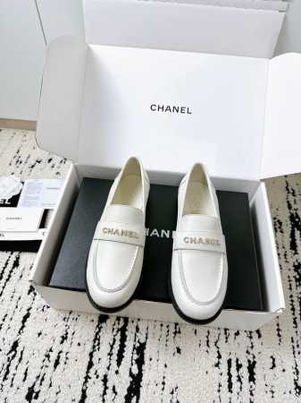 代购级香奈儿乐福鞋 专柜同款 闭眼入的经典 Chanel 25 A春夏新款乐福鞋来啦 每年必囤的百搭神器 上脚秒变贵气小姐姐 设计简约又高级 所有细节1:1还原 - 点击图像关闭