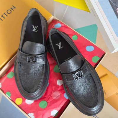 顶级版本：男款 Lv 路易威登 L家 驴牌 Major系列 厚底 休闲 乐福鞋 原版购入开发 做货 本款 Major 乐福鞋拥有轻盈而厚实的微型外底，为经典设计